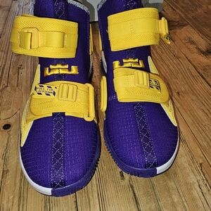 NIKE BY YOU LEBRON JAMES BASKETBALL SHOES